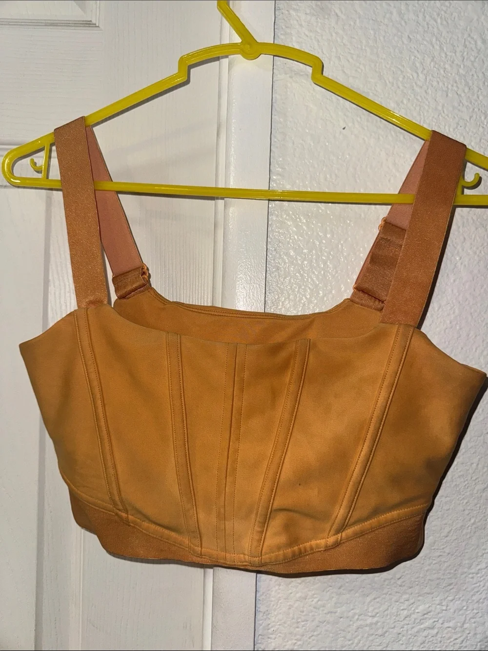ALO Yoga Sculpted Crop Tank Top - Caramel